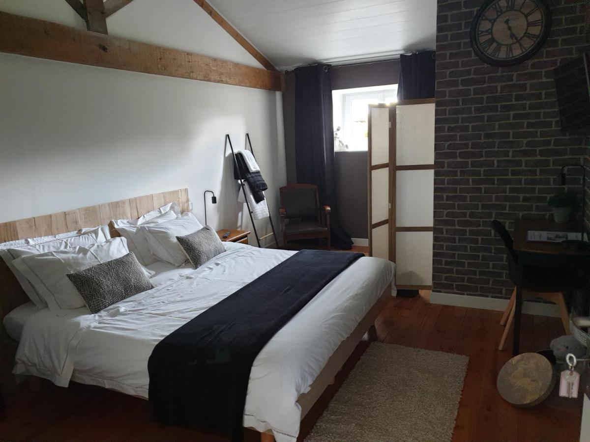 Aux Charmes D'Antan Hotel La Pommeraie-sur-Sèvre Екстериор снимка