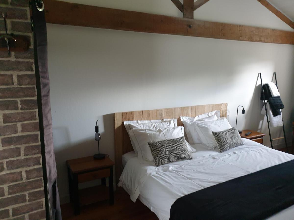 Aux Charmes D'Antan Hotel La Pommeraie-sur-Sèvre Екстериор снимка