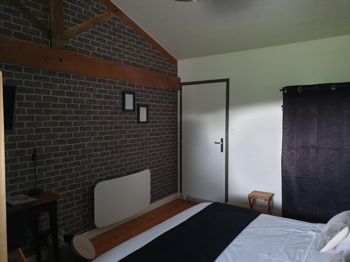 Aux Charmes D'Antan Hotel La Pommeraie-sur-Sèvre Екстериор снимка