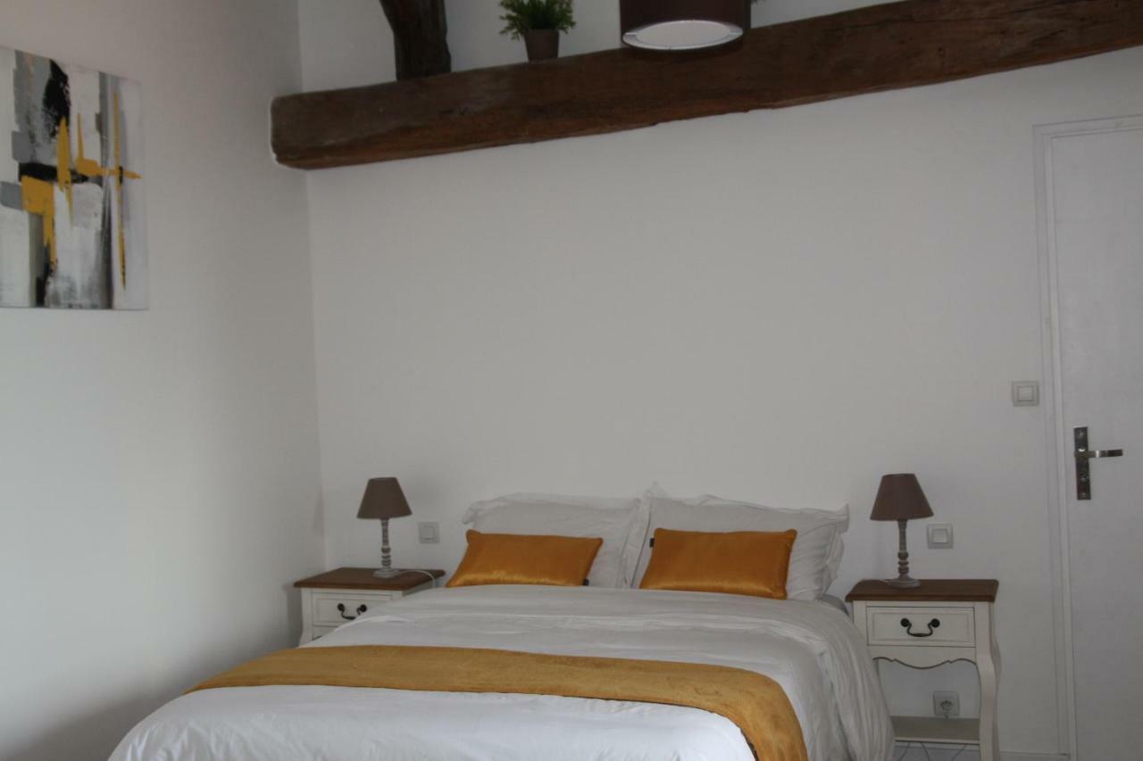 Aux Charmes D'Antan Hotel La Pommeraie-sur-Sèvre Екстериор снимка