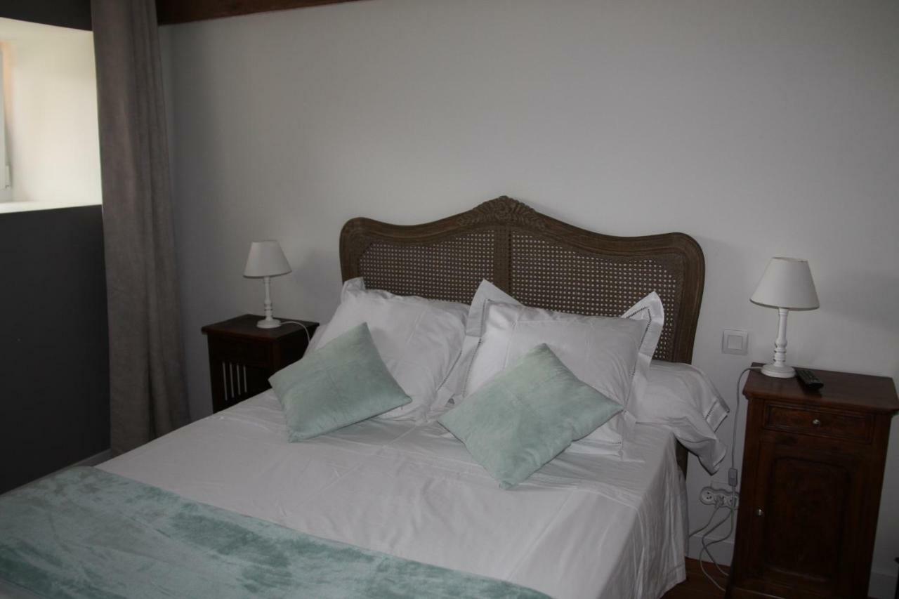 Aux Charmes D'Antan Hotel La Pommeraie-sur-Sèvre Екстериор снимка