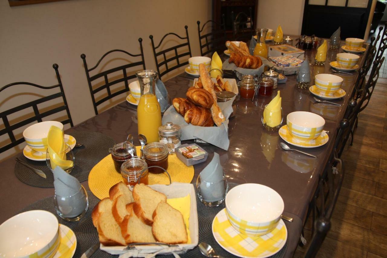 Aux Charmes D'Antan Hotel La Pommeraie-sur-Sèvre Екстериор снимка