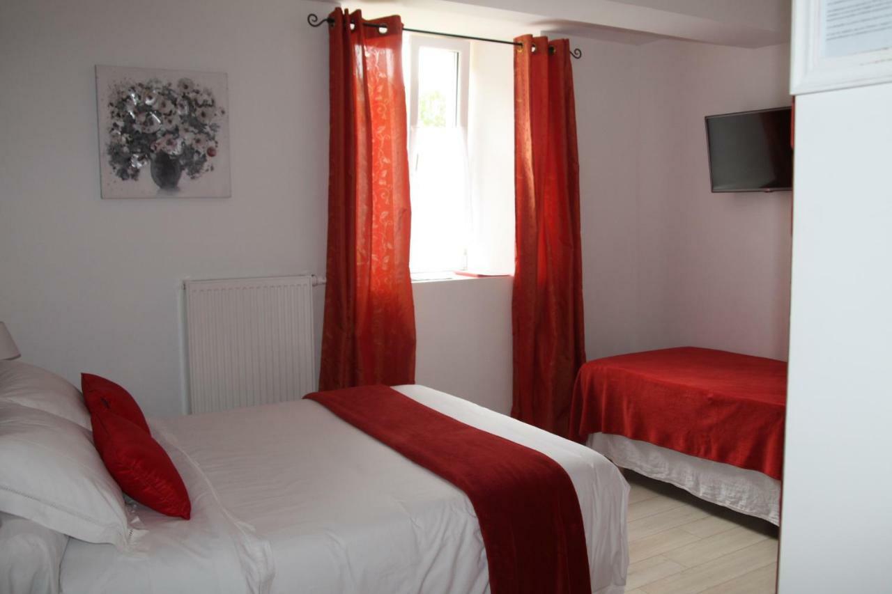 Aux Charmes D'Antan Hotel La Pommeraie-sur-Sèvre Екстериор снимка
